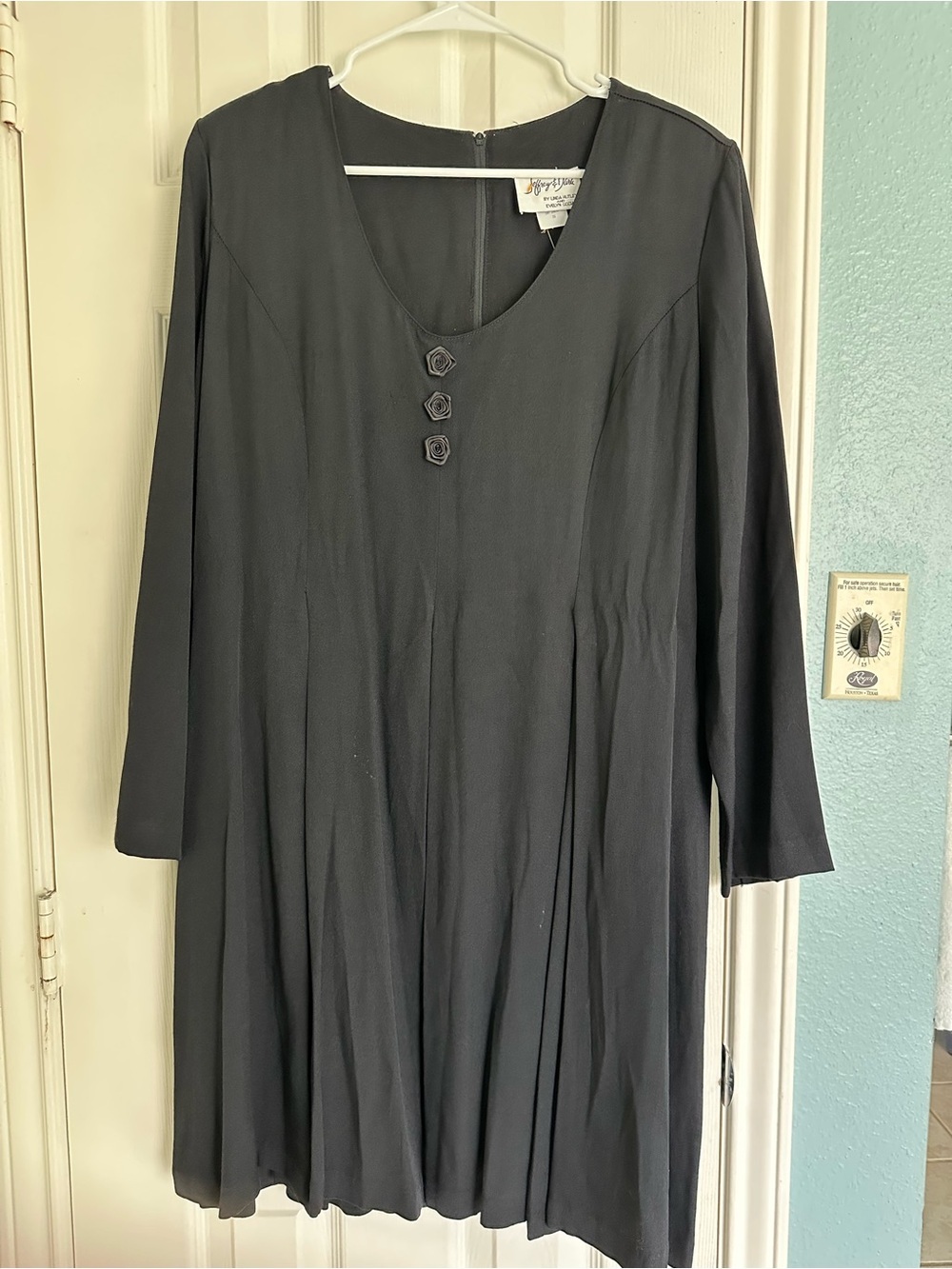vintage Jeffrey and Dara 1990s long-sleeve black babydoll dress size 16
